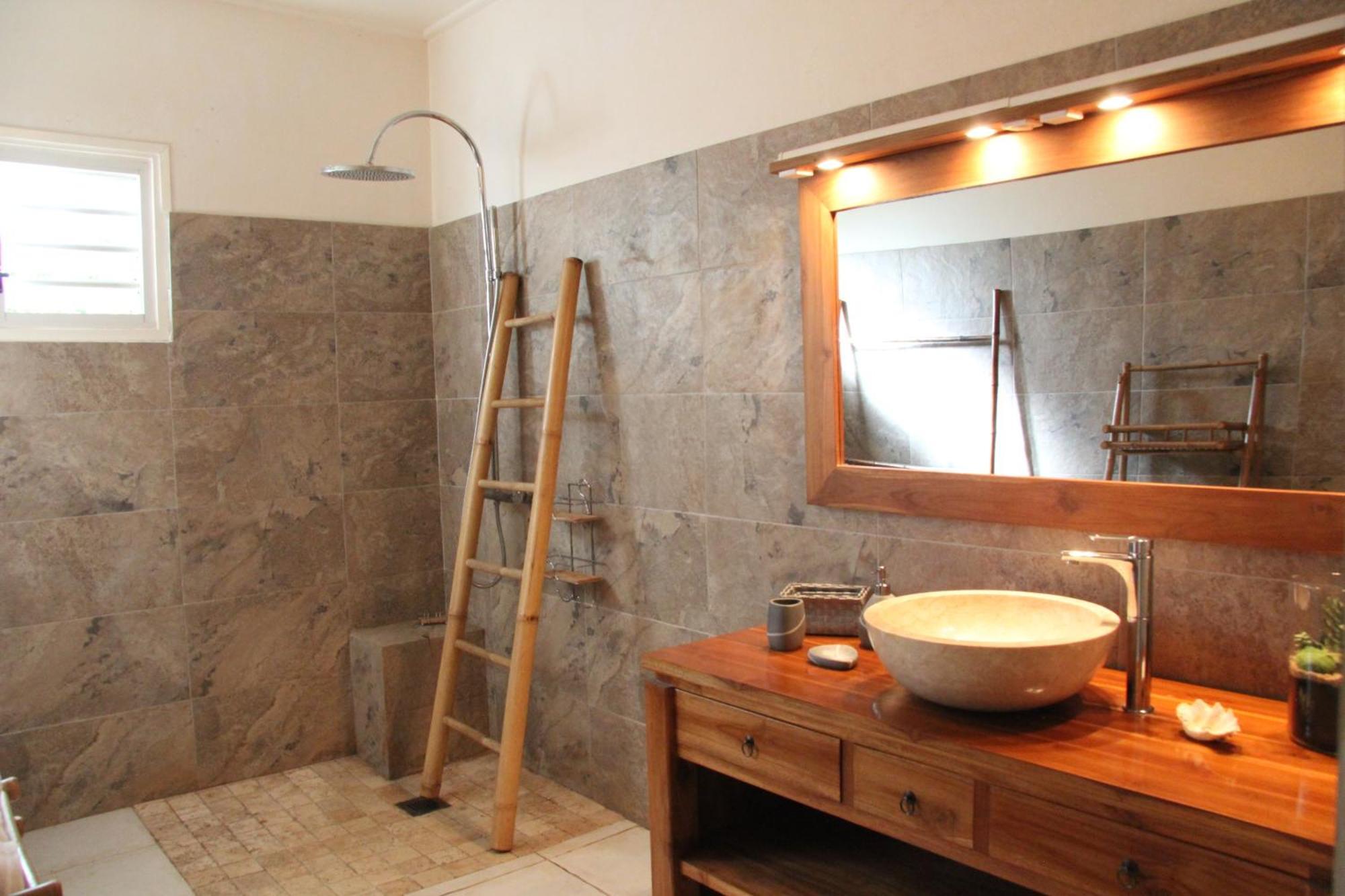 Maison Meublee Avec Piscine Pres Du Lagon 라 살린 레 뱅 외부 사진
